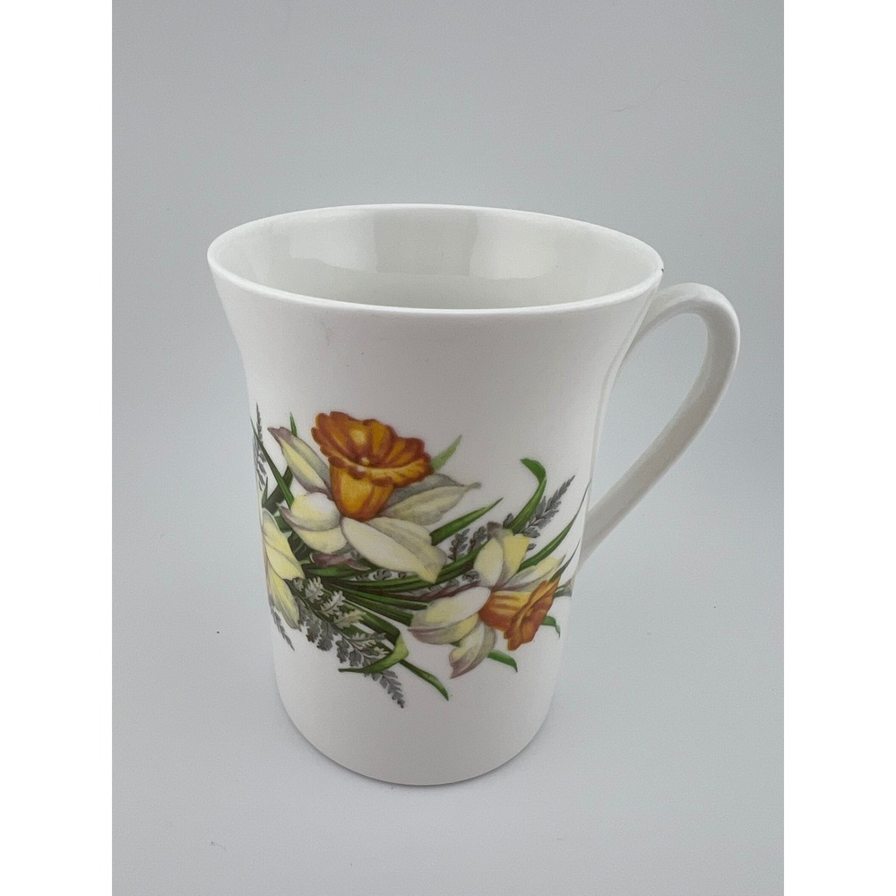 Windsor Bone China Mug Daffodil Flower Made in England #1826 Vintage Floral